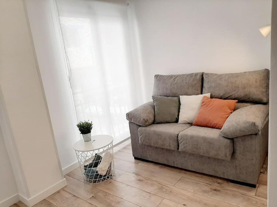 Confortable Apartamento En エルチェ エクステリア 写真